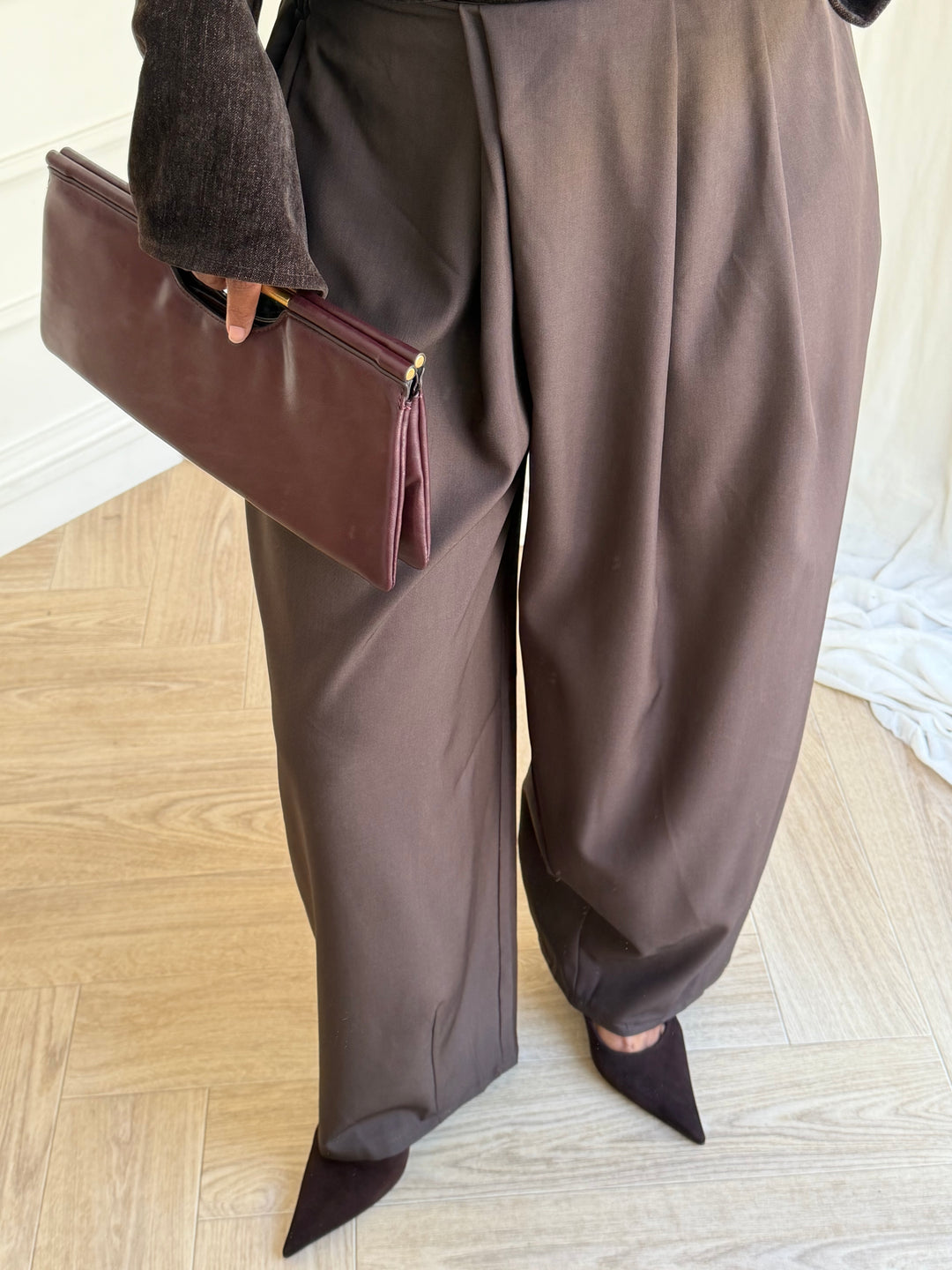 PANTALON BAREL DRAPÉ MARRON
