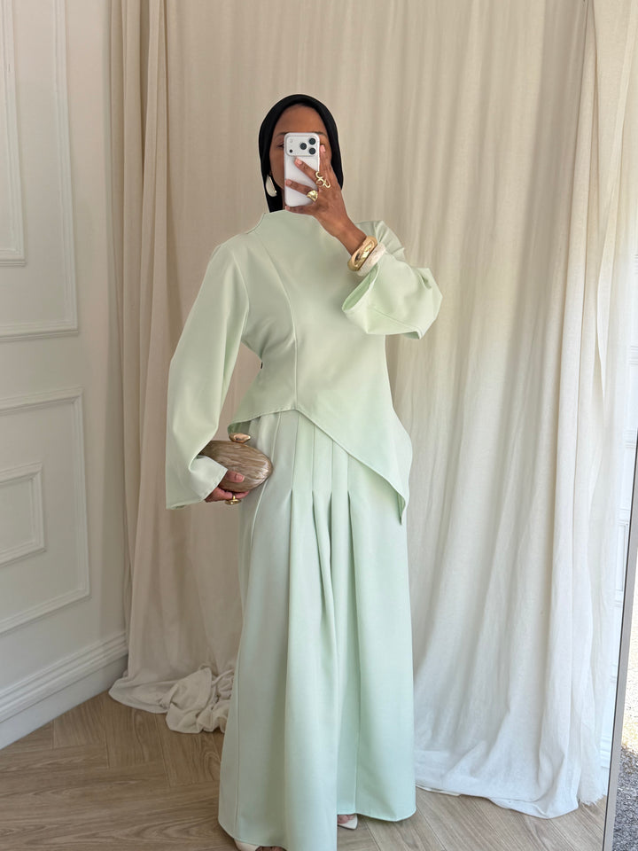 ENSEMBLE ASYMETRIE JUPE VERT PASTEL
