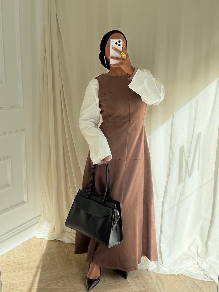 ROBE SUÉDINE SANS MÀNCHES TAUPE