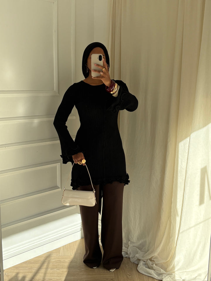 PULL COTELÉ À MANCHES ÉVASÉES NOIRE