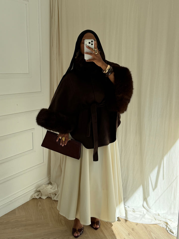 CAPE EN LAINE COL FOURRURE AMOVIBLE COUSU MAIN MARRON