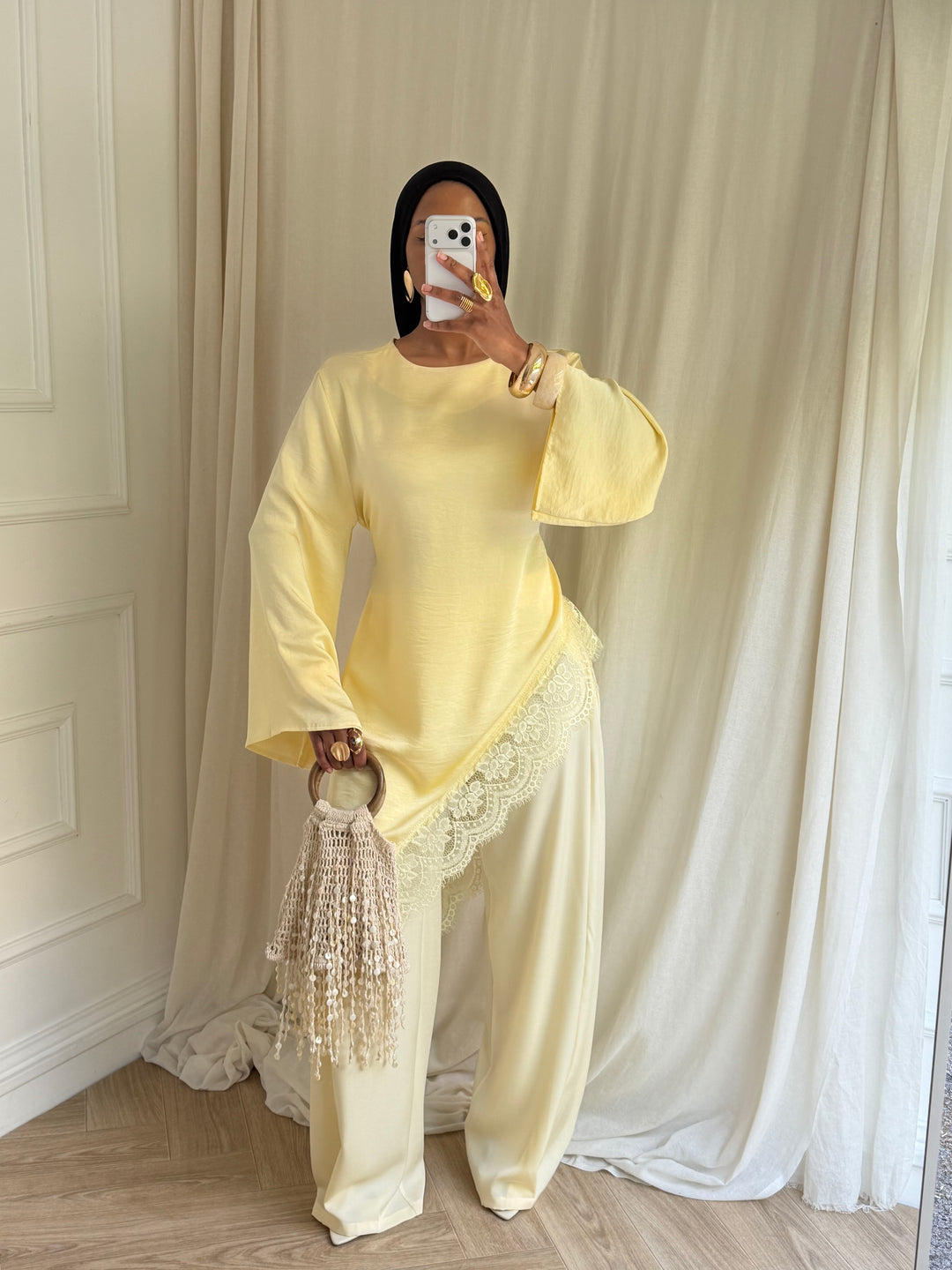 BLOUSE longue satinée DENTELLE JAUNE