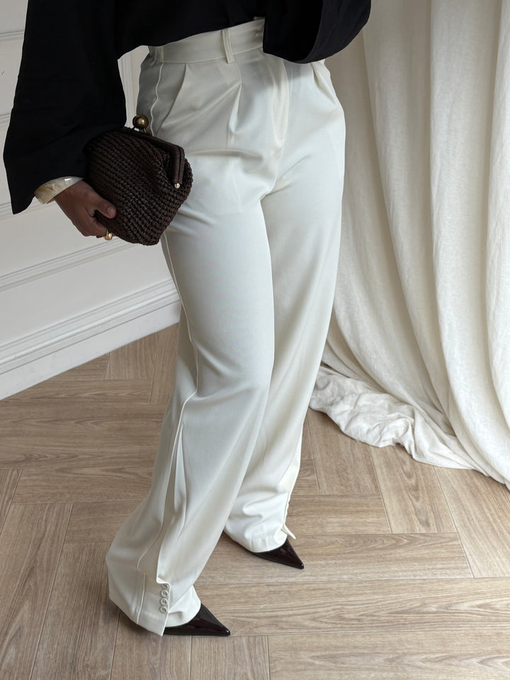 PANTALON CINTRÉ BOUTONS PREMIUM ÉCRU