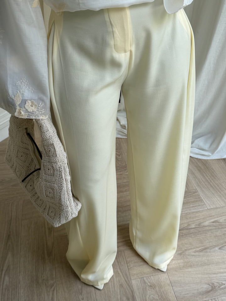 PANTALON LARGE FLUIDE JAUNE