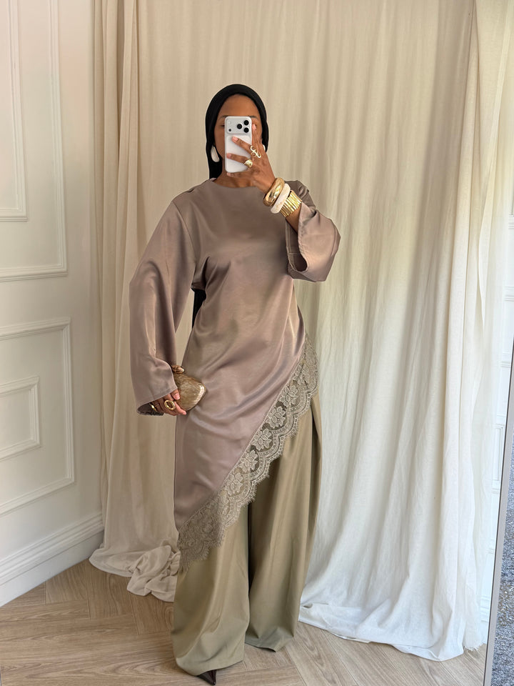 BLOUSE longue satinée DENTELLE TAUPE