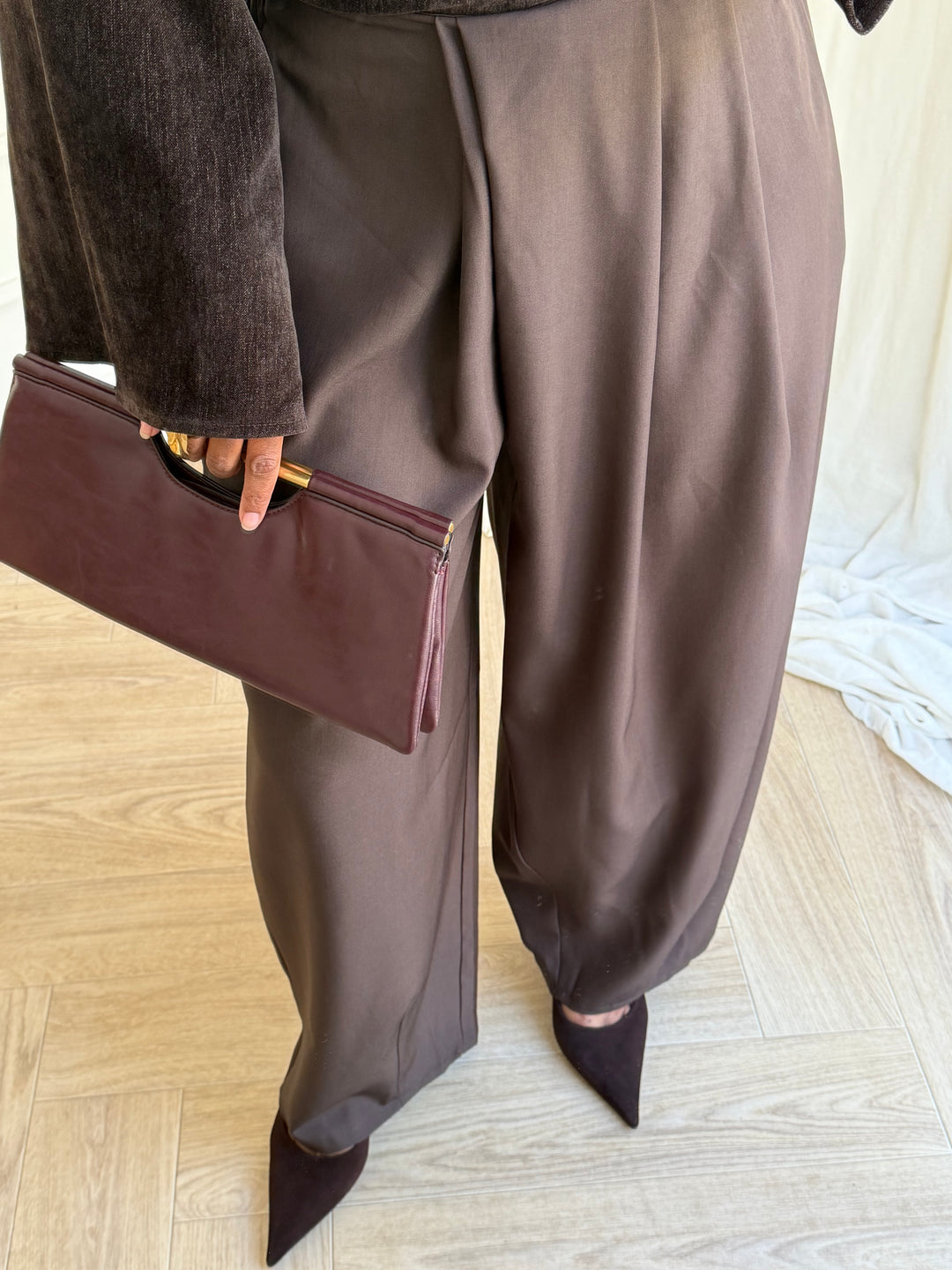PANTALON BAREL DRAPÉ MARRON