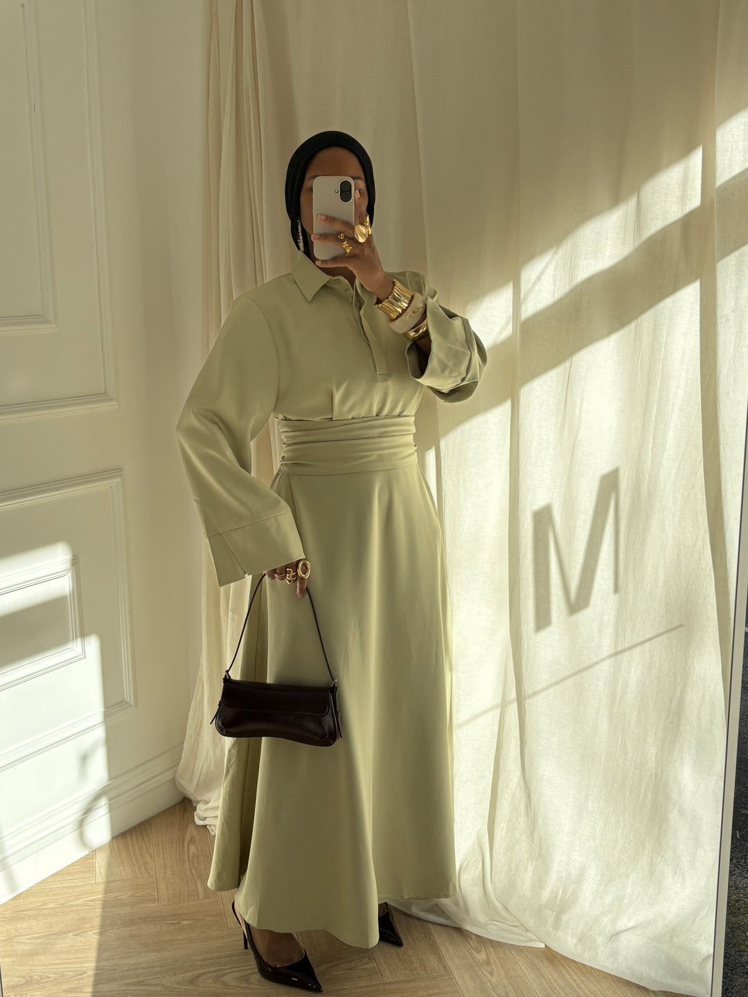 ROBE AVEC CEINTURE VERT