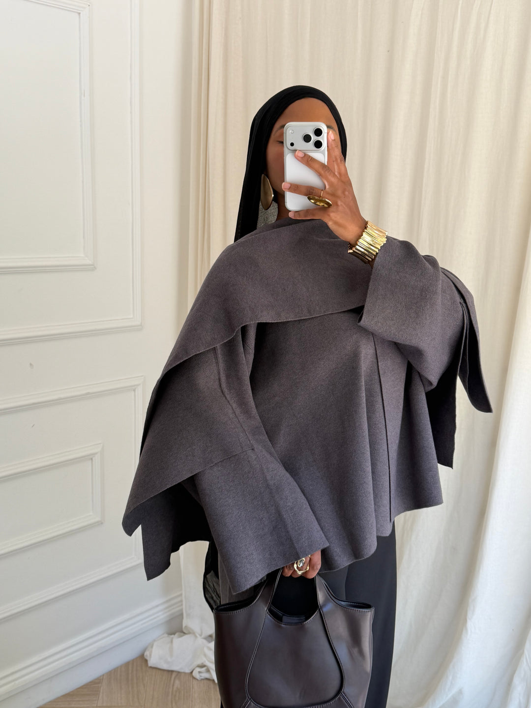 PULL OVERSIZE A CAPE GRIS FONCÉ