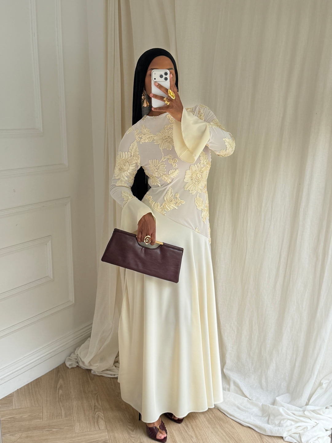 ROBE LONGUE FLEURS BRODÉ BLANCHE