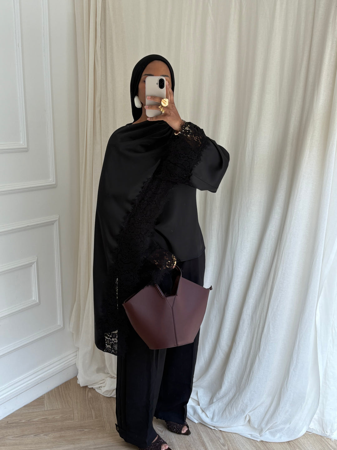 BLOUSE DENTELLE CAPE NOIRE