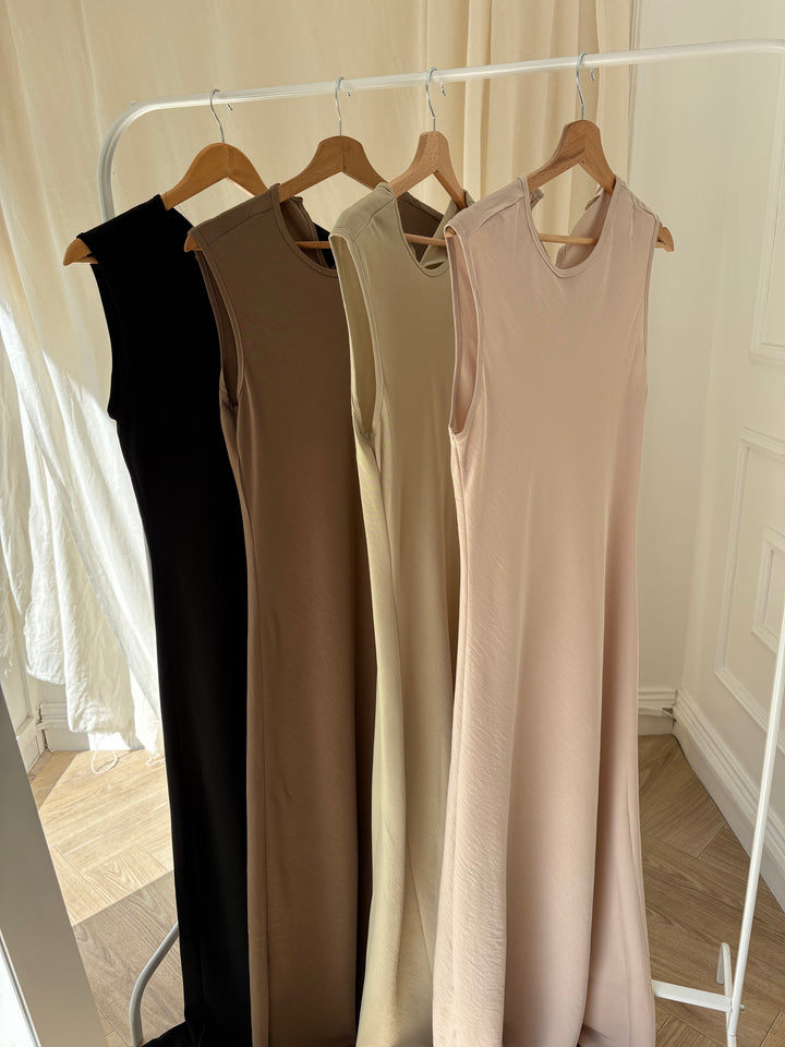 La ROBE DÉBARDEUR