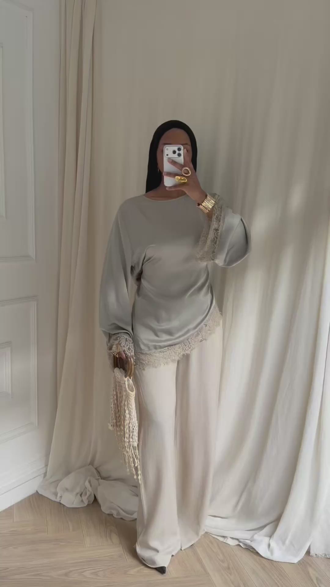 BLOUSE ASYMÉTRIQUE  DENTELLE GRIS